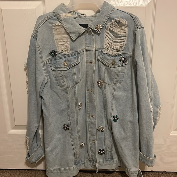 Distressed denim jacket / size Large / Perfect condition - Picture 4 of 6